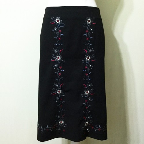 INC Embroidered Black Floral Skirt Size 14 - Picture 2 of 7