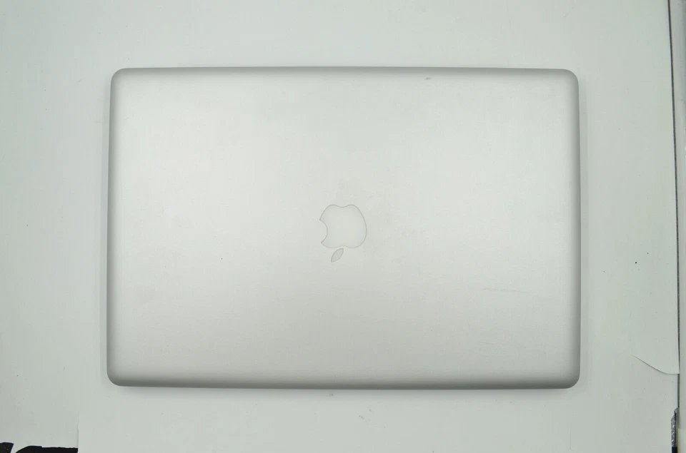 APPLE MACBOOK PRO 17 PRE-RETINA ACTUALIZADO CORE i7 8GB RAM 1TB HÍBRIDO SSD GARANTÍA Foto 3 de 4