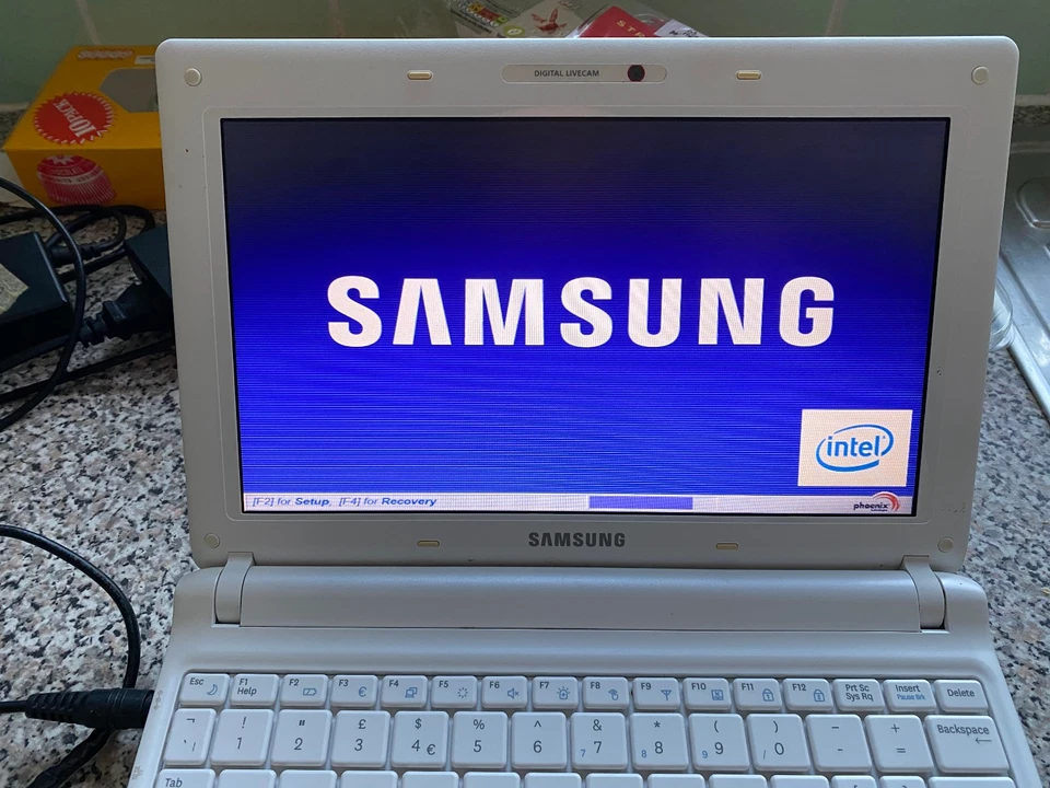 JOBLOT 2 LAPTOPS HP 14-AC109NA / SAMSUNG N150 PLUS FAULTY SPARES READ BELOW - Image 2 of 4