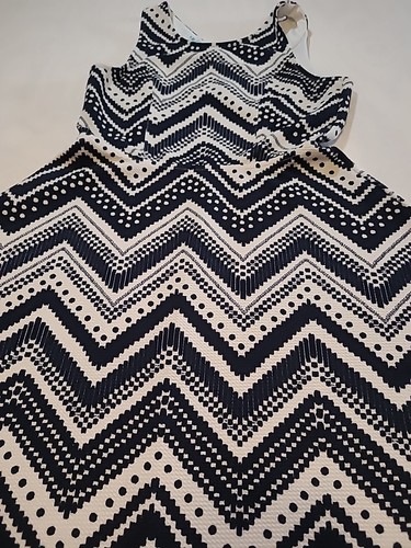 Maurices Sun Dress Size Medium Black & White Sleeveless 1/4 Zipper Back Heavier - Picture 2 of 16