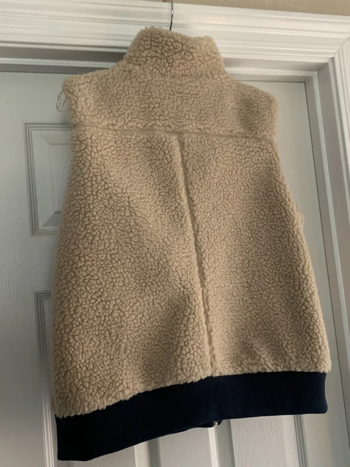 Women’s Sherpa Vest - Image 2 of 3