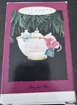 Hallmark Keepsake Ornament 1995 Two for Tea Mice Teapot ''Friendship Gift'' w/Box
