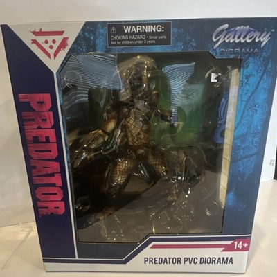 Diamond Select Toys Gallery Predator PVC Diorama Science Fiction & Horror