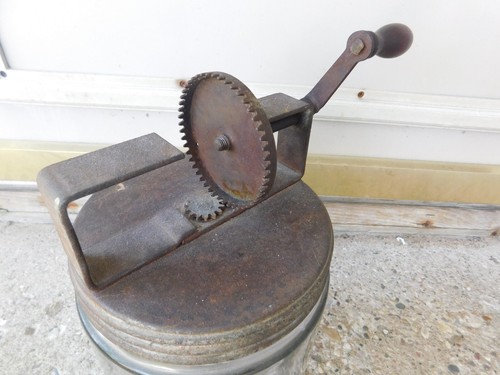 VINTAGE HAND CRANK BUTTER CHURN - Picture 4 of 13