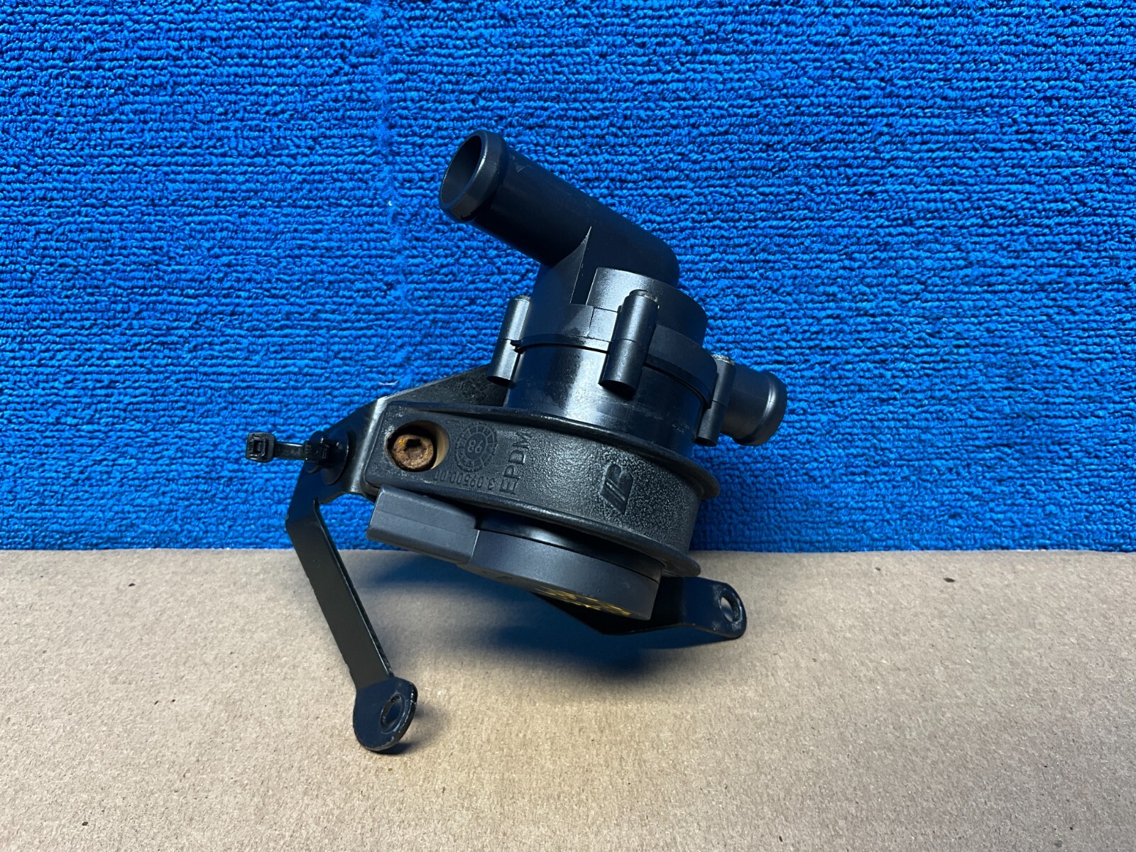 2006-2012 BENTLEY CONTINENTAL RIGHT ENGINE AUXILIARY WATER COOLANT PUMP OEM