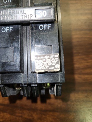 GE, 2 pole, 30 AMP, 240 volts, PLUG IN, CIRCUIT BREAKER, new - Picture 2 of 9