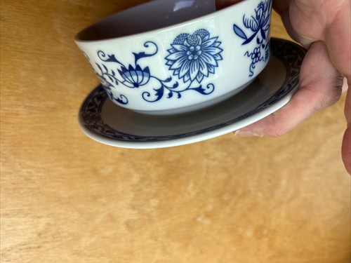 Vintage Blue Onion Gravy Boat W/Underplate Thun Czech Bohemia Excellent - Picture 5 of 10
