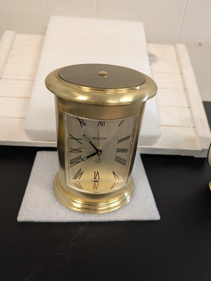 Reloj de Escritorio Bulova Vintage Dorado FUNCIONANDO Nº 4RE720 Japón Foto 2 de 4