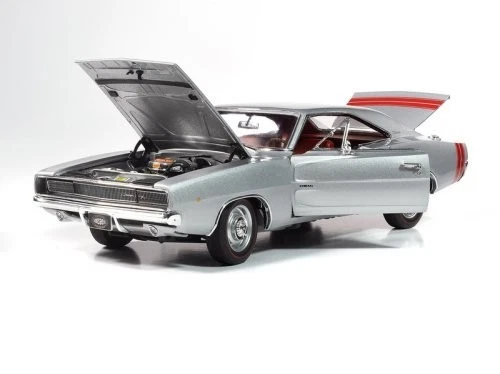 AUTOWORLD AMM1344 1:18 1968 DODGE CHARGER R/T "426 HEMI" MCACN (AA1 SILVER) - Image 3 of 4