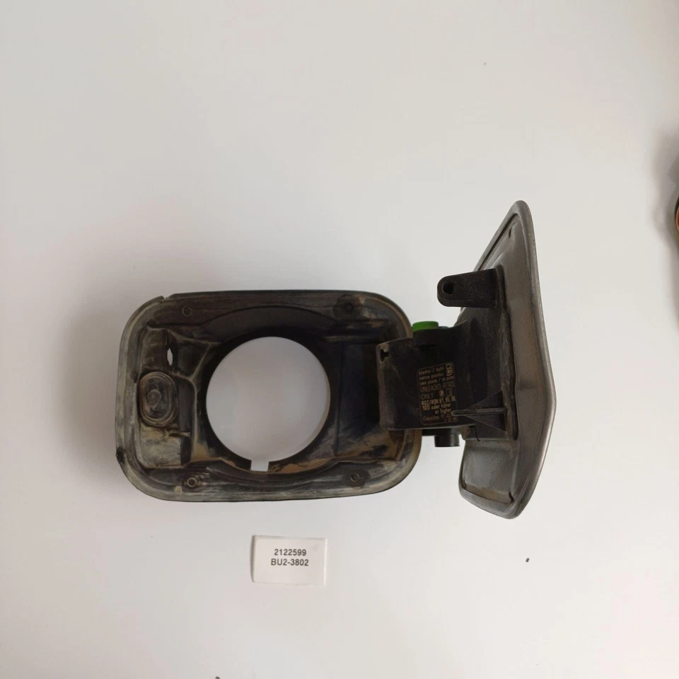 1999 BMW 7 Series E38 Fuel Filler Flap 2122599 - image 2 of 4