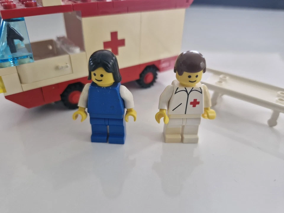 LEGO Town 6688 Ambulance, photo 3 sur 5