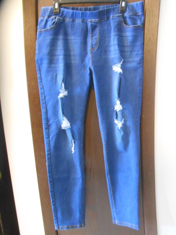 NWOT PLUS WOMEN'S JVINI BLUE DARK WASH DISTRESSED JEGGINGS SIZE 2XL