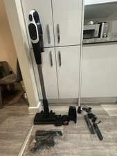 BOSCH Unlimited 9 BBS931WGB Cordless Vacuum Cleaner - White