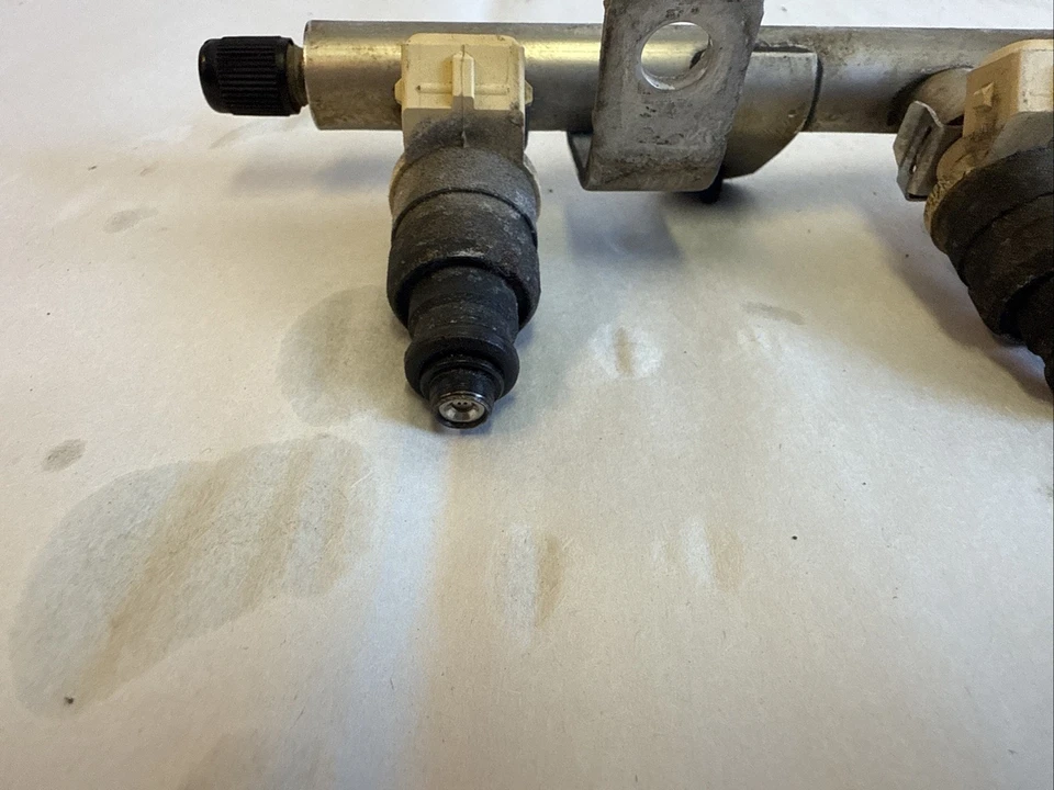 2002 - 2008 Mini Cooper S 1.6L增压燃油喷射坡道带喷射器 — 第 2/4 张图片