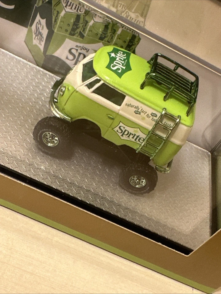 Juego de camiones M2 Machines Sprite CHASE TW39 VW FURGONETA DE REPARTO/RECOGIDA y 4x4 Foto 4 de 4