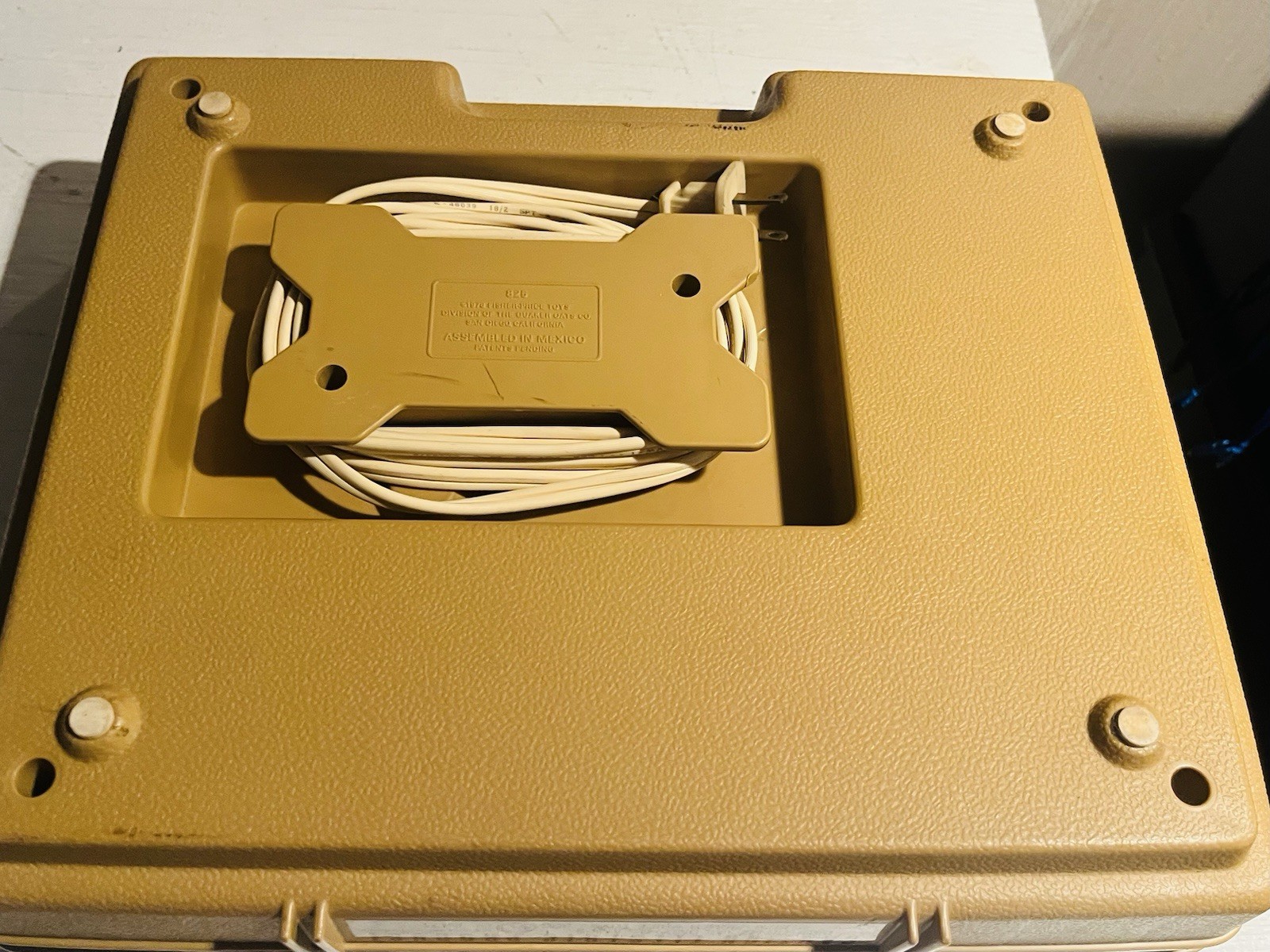 Fisher Price Phonograph  1978 #825 w/ Original Box and Owner's manual Powers On!