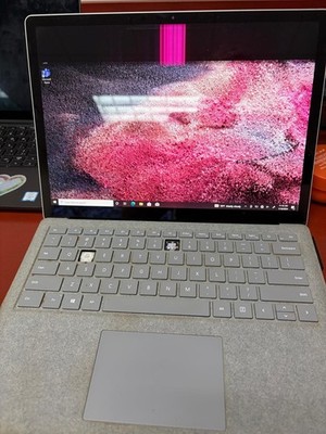 Microsoft Surface Laptop 2   i5-8350U  1.70GHz   8GB RAM  256GB SSD **READ**