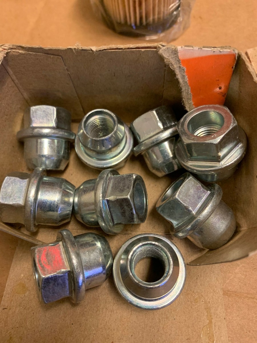 LOT OF NINE (9) PIECES OF GENUINE DORMAN WHEEL NUT 611-197 HEX 1/2