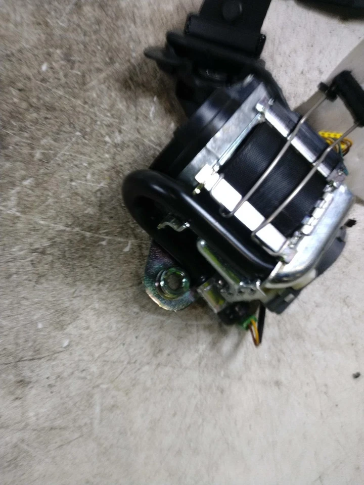 Used Front Left Seat Belt Front fits: 2013 Mini COOPER bucket driver buckle Fron - Imagem 2 de 4