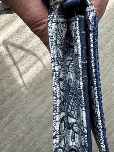 Sakroots Crossbody Purse Bag Blue Floral Coated Canvas W/ Wallet - Picture 5 of 6