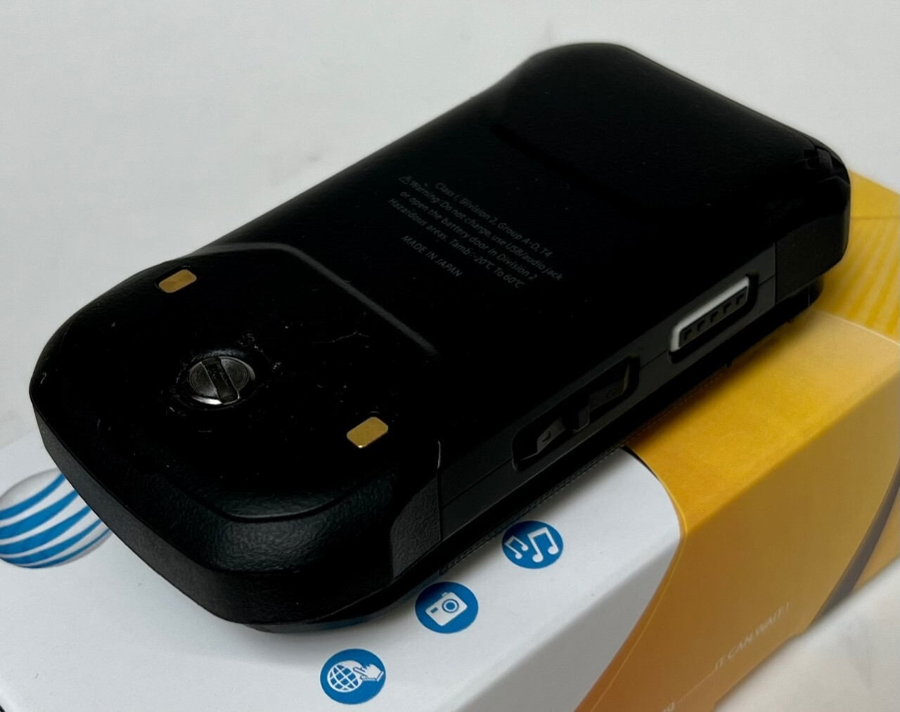 Kyocera DuraXE Epic E4830 16GB Unlocked AT&T Mobile  LTE Great Rugged Clamshell