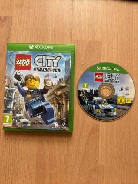 LEGO City Undercover Game XBOX One - Very Good Condition