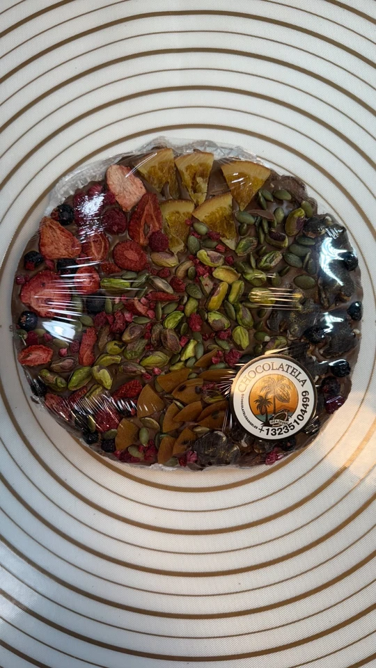 Молоко круглый шоколадный кластер полный орехов клубника страсти фрукты оранжевый 400 г. - Изображение 2 из 4