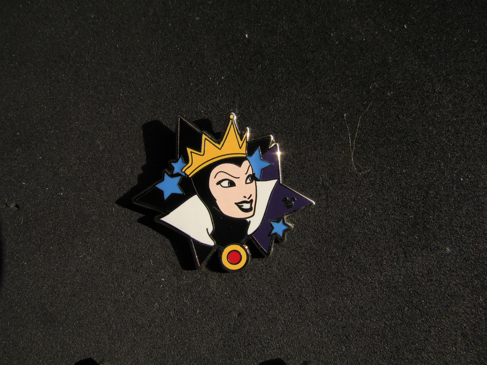 Disney 2012 Hidden Mickey Pin-WDW- Star Characters-Evil Queen -Pin 1 of 10 