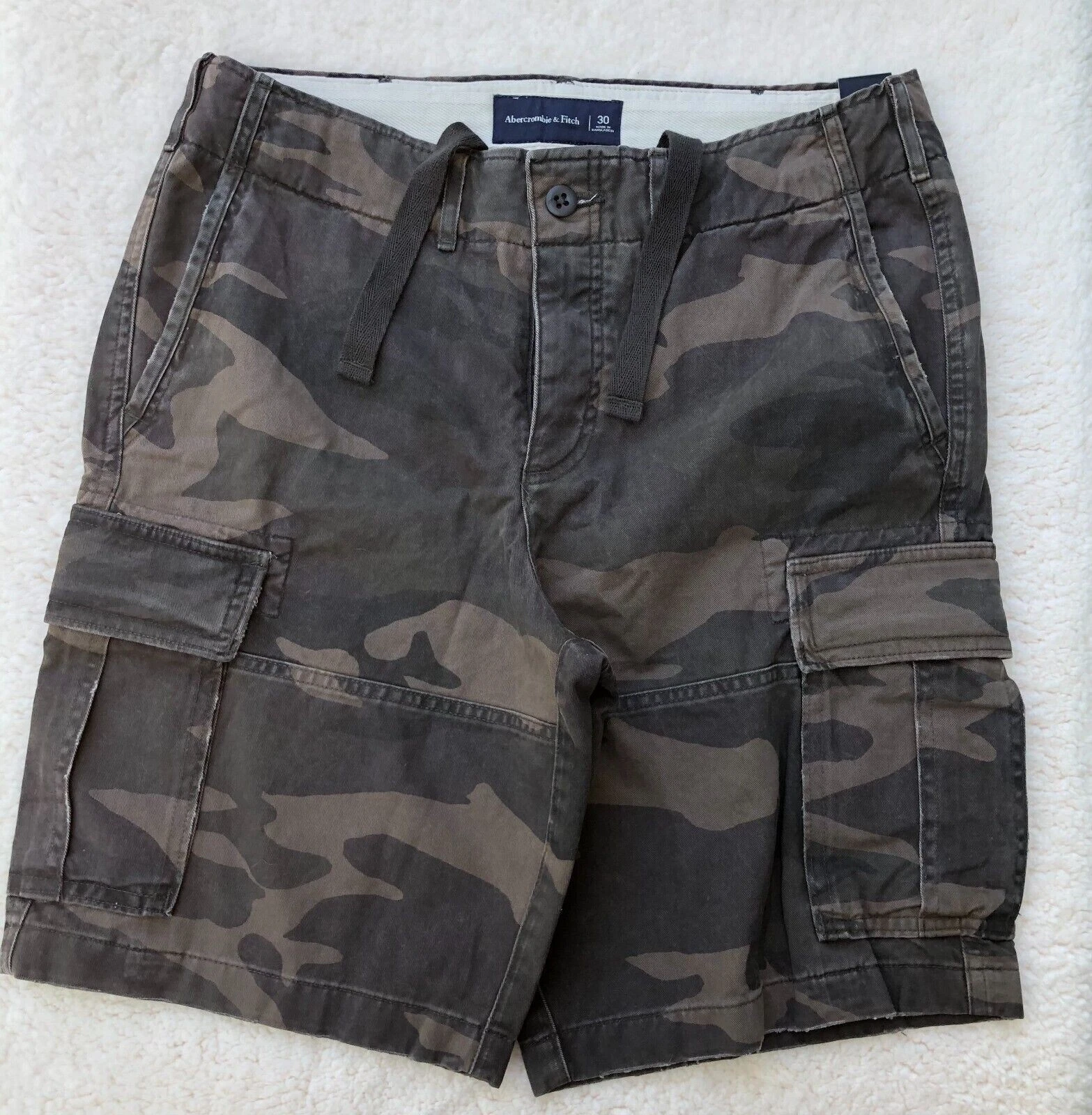 New Abercrombie Fitch Camo Cargo Shorts Button Fly Drawstring Six Pocket Size 29