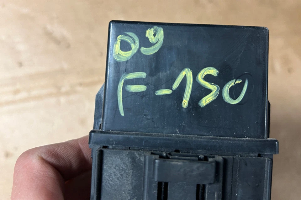 2008-10 Ford F250 F350 супер обязанность питания зеркало реле, 8C3T-14A413 - Изображение 2 из 4