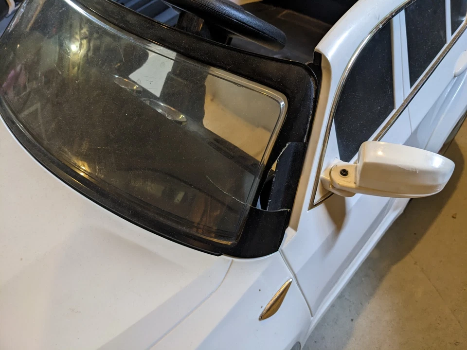 Licensed BMW Kids Ride-On Car 6V Battery Powered - Image 4 of 4