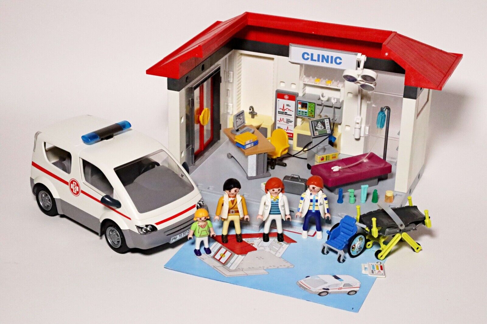 5012 Playmobil - Centro Médico com Ambulância - MP Brinquedos