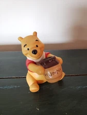 WDCC Disney Winnie the Pooh with Hunny Pot with Original Box & COA