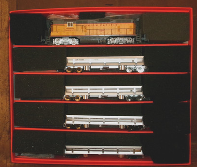 USA - 5-TLG. UP ZUGSET - GP7 II + 4 x  DUMP CARS - EP. IV - GS - ANALOG - NEU