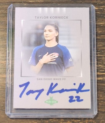 2022 Parkside Paramount NWSL - Signature Series Taylor Flint (Nee Kornieck) #/25