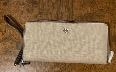 Tory Burch perry zip passport continental wallet in French Gray