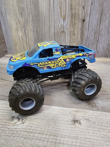 Hot Wheels Monster Jam Truck Backwards Bob 1:24 Sammlerstück