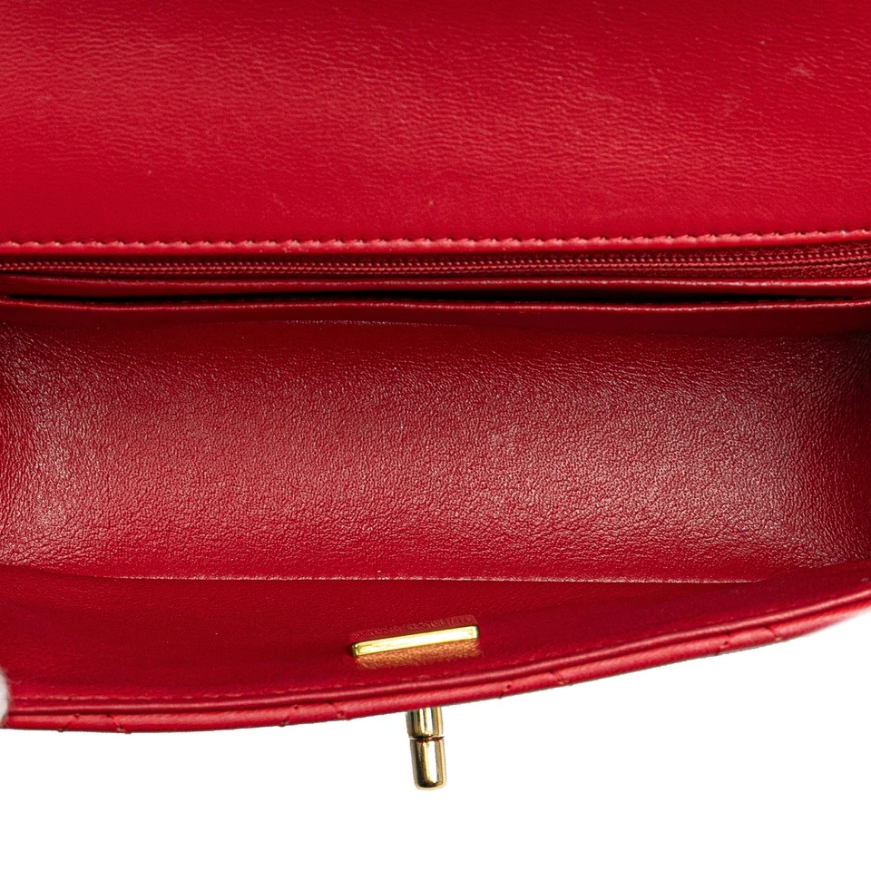 Autenticado Chanel Mini Rectangular Piel de Cordero Mango Superior Solapa Única Rojo Foto 4 de 4