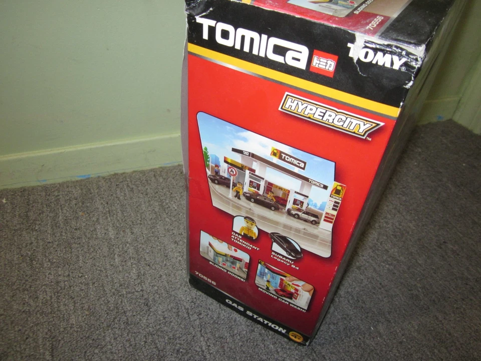 Gasolinera TOMY TOMICA Hypercity 70556 SUBARU Legacy B4 lavado de autos y tienda Foto 4 de 4