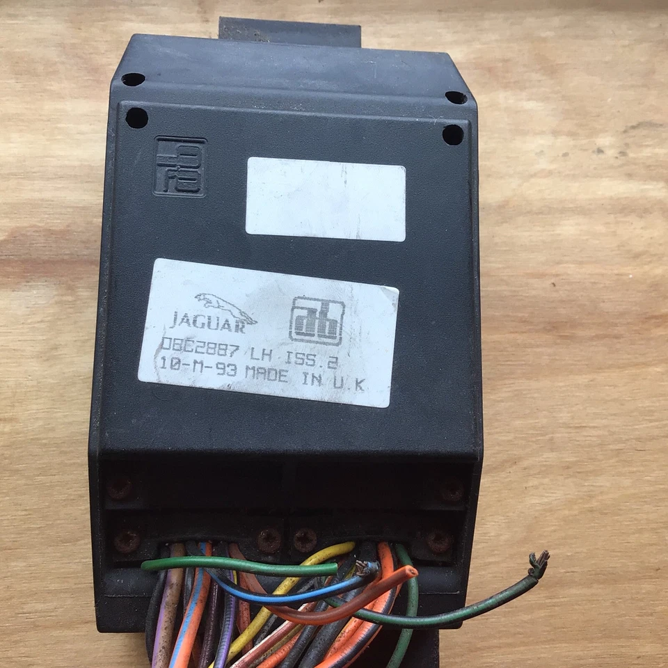 1988-1994 Jaguar XJ6, Vanden Plas OEM Master Power Window Mirror Switch DBC2887 - Imagem 3 de 4