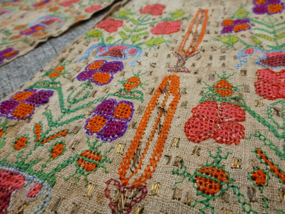 Ottoman Embroidery ハードカバー　jd3 ANTIQUE OTTOMAN TURKISH SILK EMBROIDERED SASH - TURKEY