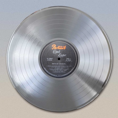 Cyndi Lauper "She's So Unusual" Gold LP Schallplatte Wandbild - Bild 2 von 6