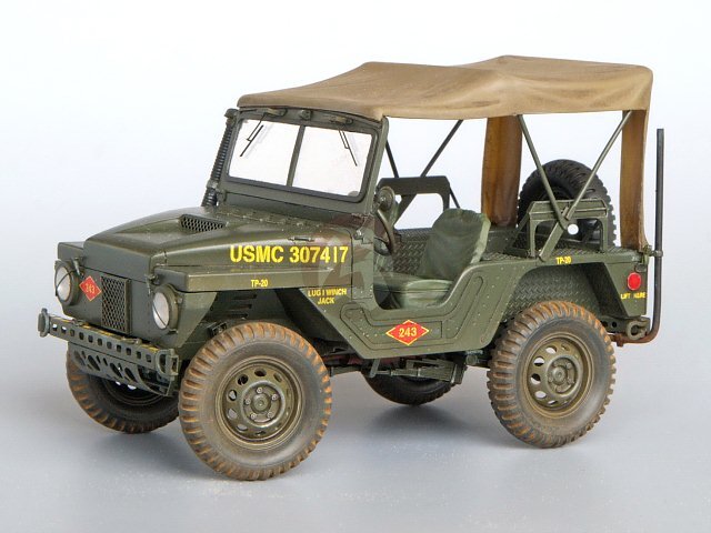 Plus Model 1/35 M422A1 Mighty Mite Jeep USMC ¼T 4x4 Tactical Truck