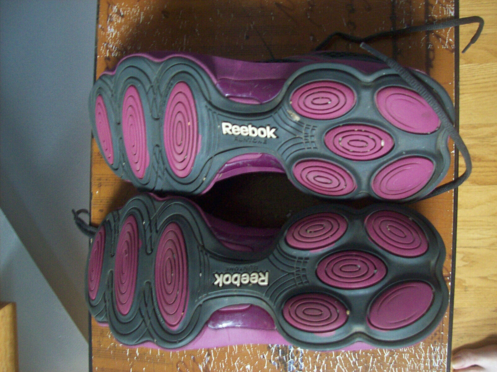 Womens Reebok Runtone Sneakers. NICE. Size 9 - image 5