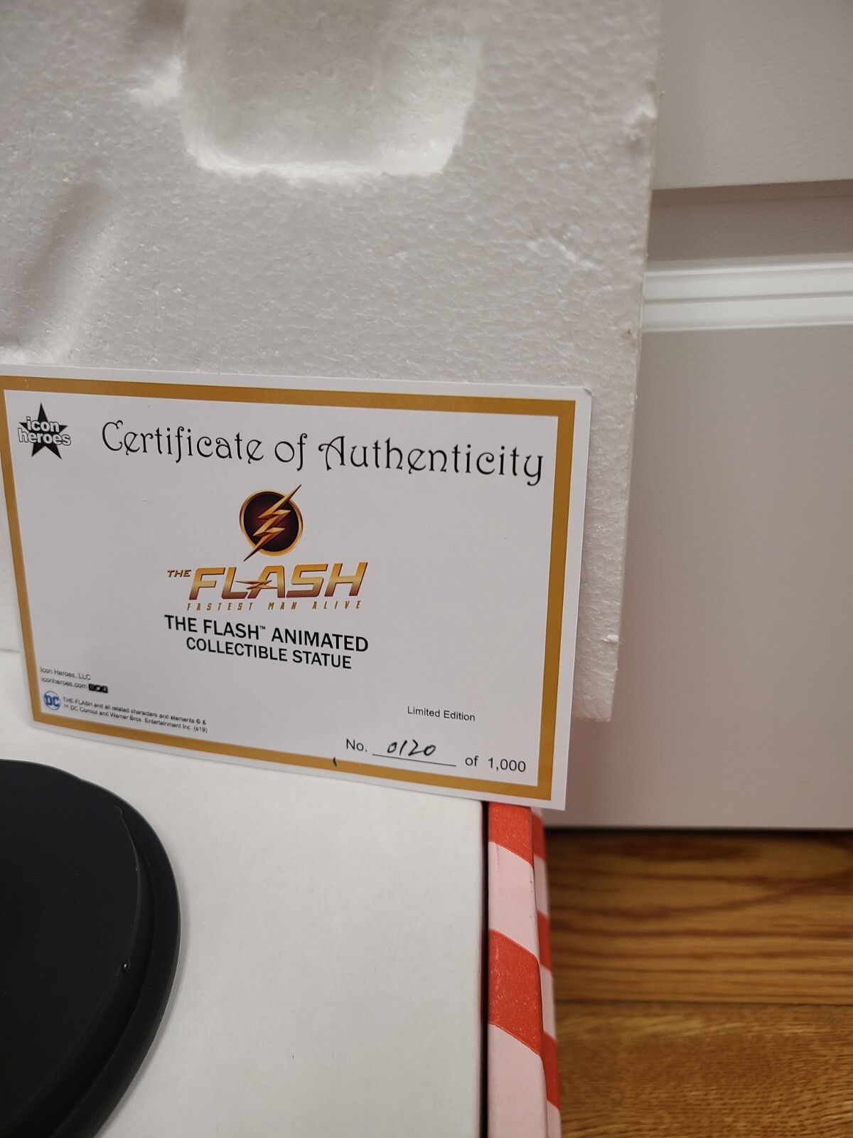 The Flash Animated Collectible Statue #150 of 1000. Open box - Picture 9 of 10