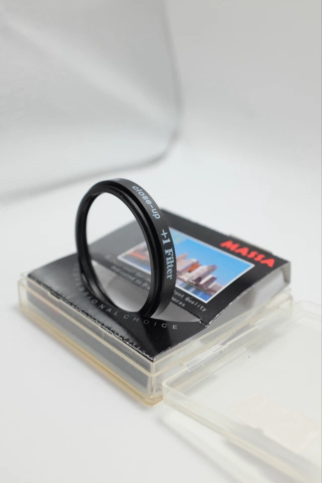 Massa 43mm Close-Up +1 Macro Filter Lens Attachment With Retail Case - Image 3 of 4