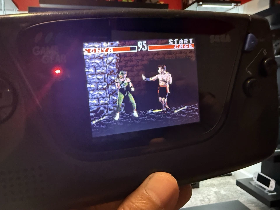 Consola SEGA Game Gear modificada con nuevo LCD recapitulado y 5 juegos Foto 4 de 4