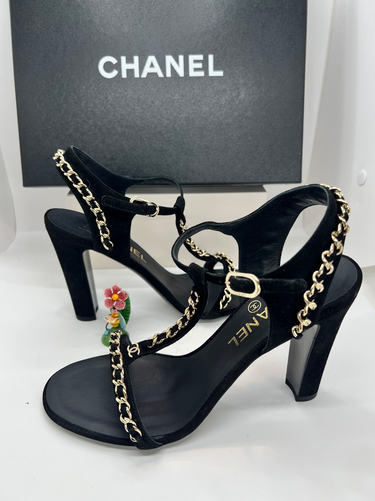 BNIB 100percent Authentic RARE Chanel CC Logo Chain Black Suede Sandles Heels Sz 38.5 image 5