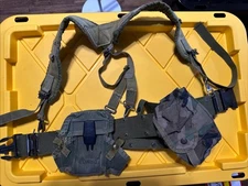 US MILITARY  PISTOL BELT & Y SUSPENDERS SET SHOULDER HARNESS Good Condition📦