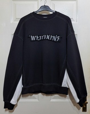 WE11DONE schwarzes Sweatshirt mit Rundhalsausschnitt Größe L P2P 26'' Oversized Streetwear Logo 
